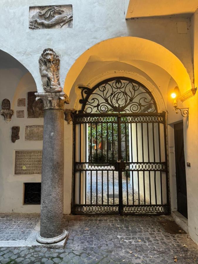 Rome Center, Luxury & History In Via Monserrato מראה חיצוני תמונה